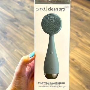 Pmd clean pro smart facial cleansing device